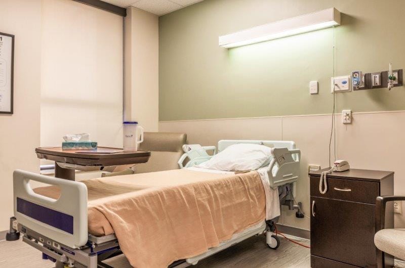 Houston Medical Center - Patient Room w Cup 1 - ARU