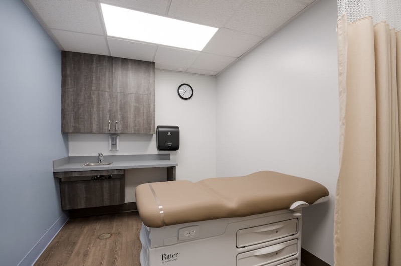 Paramount - Exam, Treatment Room 1 - ARU