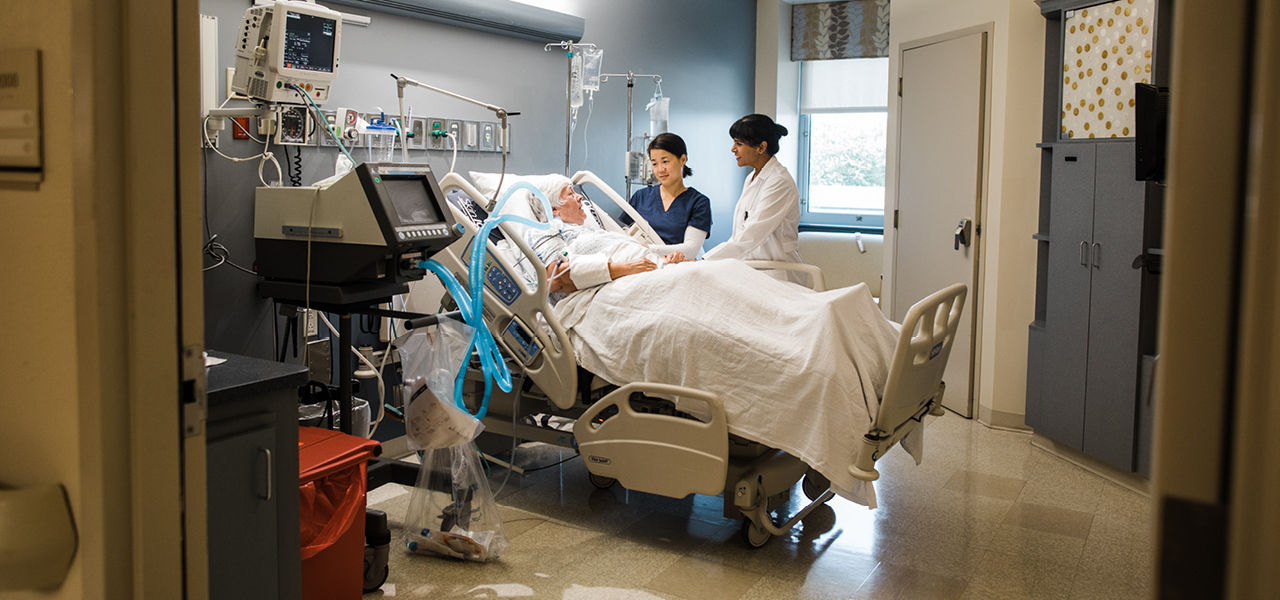 Kindred Hospital New Jersey Morris County patient Linda with her care team 