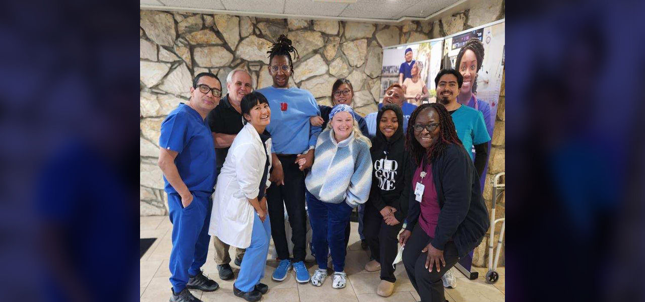 Kindred Hospital Los Angeles patient William poses with his care team